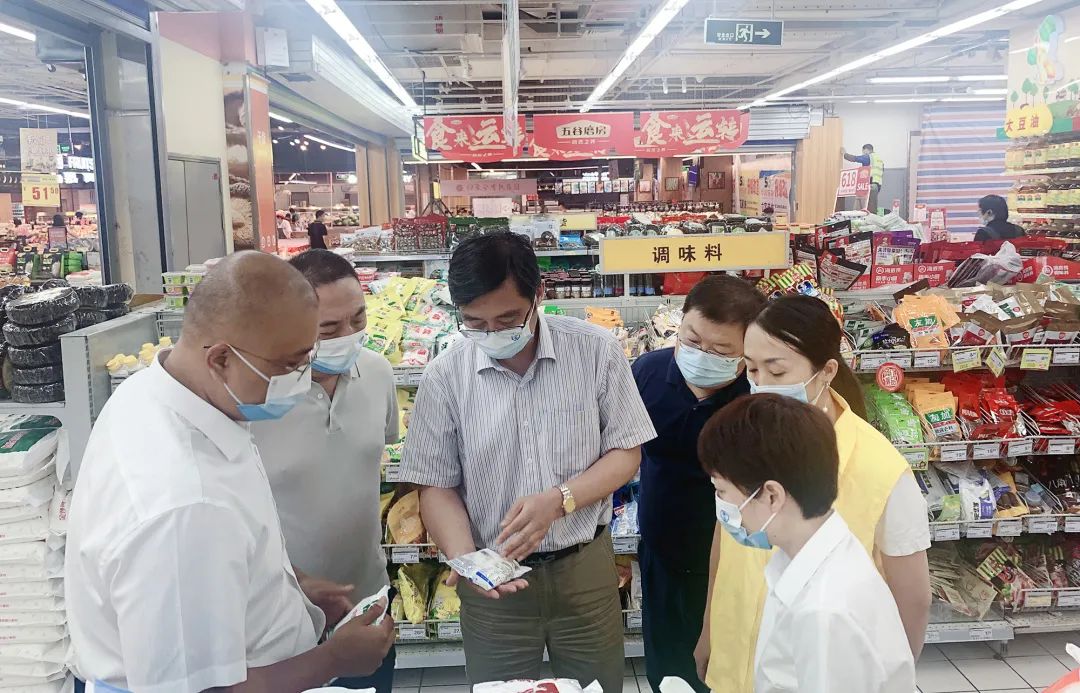 蘇鹽集團(tuán)黨委書記、董事長章朝陽赴南京鹽業(yè)公司 連云港鹽業(yè)公司調(diào)研 蘇鹽集團(tuán)黨委書記、董事長章朝陽赴南京鹽業(yè)公司 連云港鹽業(yè)公司調(diào)研