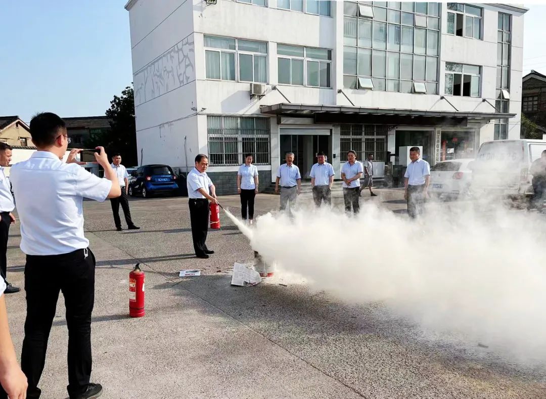 安全生產(chǎn)月丨鎮(zhèn)江鹽業(yè)公司:聚焦關(guān)鍵抓手 確保安全無憂 安全生產(chǎn)月丨鎮(zhèn)江鹽業(yè)公司:聚焦關(guān)鍵抓手 確保安全無憂