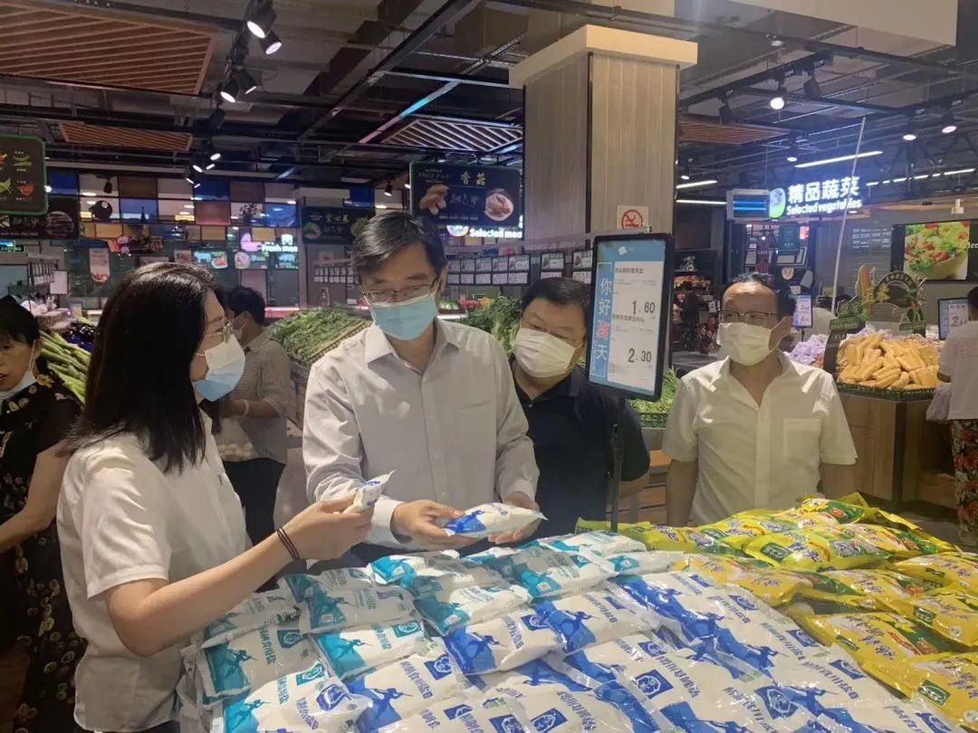 蘇鹽集團(tuán)黨委書記、董事長(zhǎng)章朝陽赴南通蘇州無錫常州四市鹽業(yè)公司調(diào)研