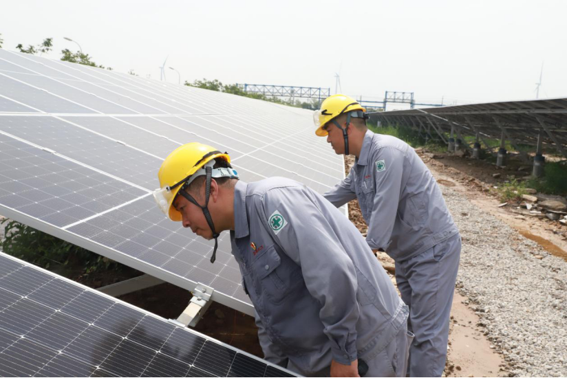 蘇鹽集團(tuán):戰(zhàn)高溫斗酷暑,致敬堅(jiān)守一線的最美蘇鹽人! 蘇鹽集團(tuán):戰(zhàn)高溫斗酷暑,致敬堅(jiān)守一線的最美蘇鹽人!