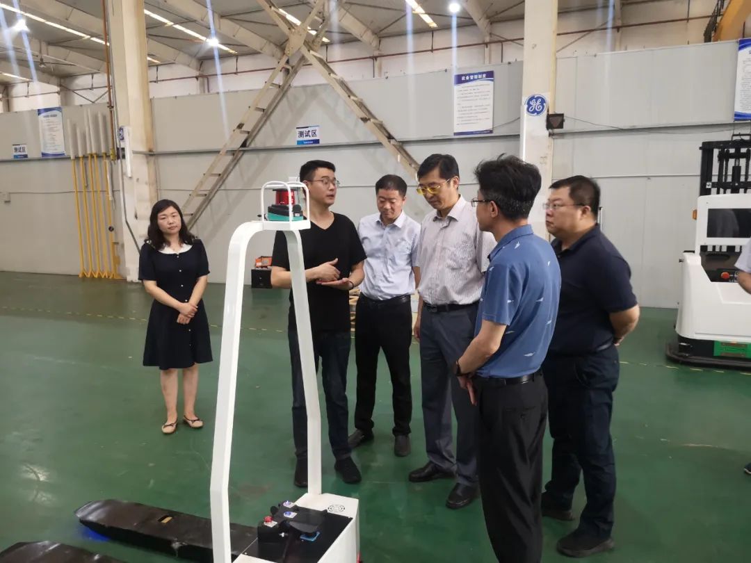 蘇鹽集團(tuán)黨委書記、董事長章朝陽赴揚(yáng)州鎮(zhèn)江鹽業(yè)公司調(diào)研